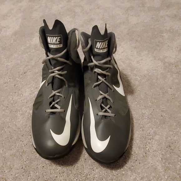 mens nike basketball sneakers on sale